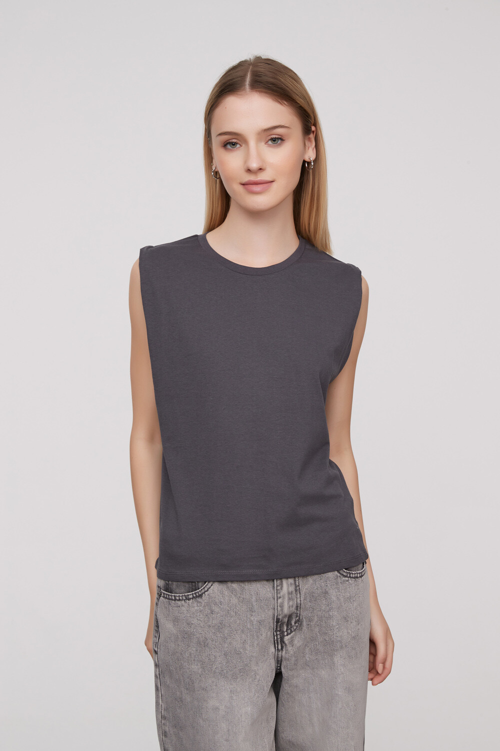 Remera Hortensia Gris Oscuro