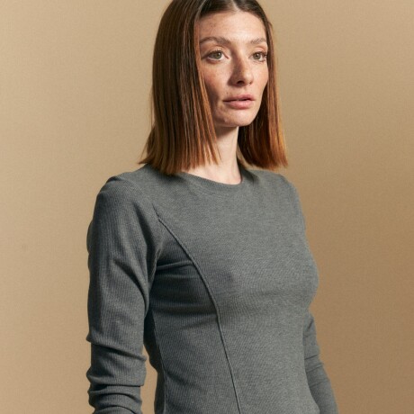 REMERA TRAVIS Gris Osc Melange