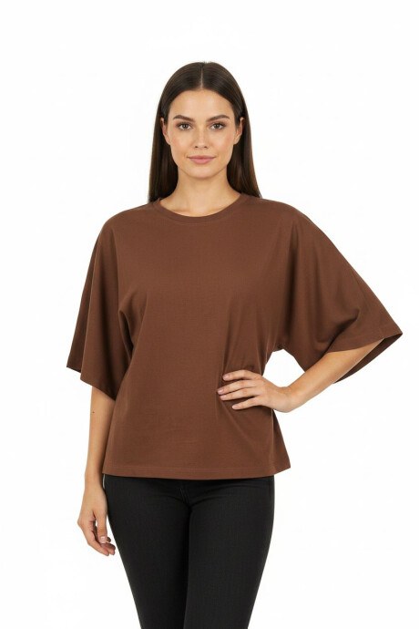 Remera Izari Chocolate
