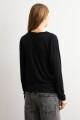 Remera escote drapeado negro