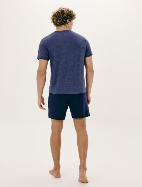 PIJAMA CON BORDADO AZUL