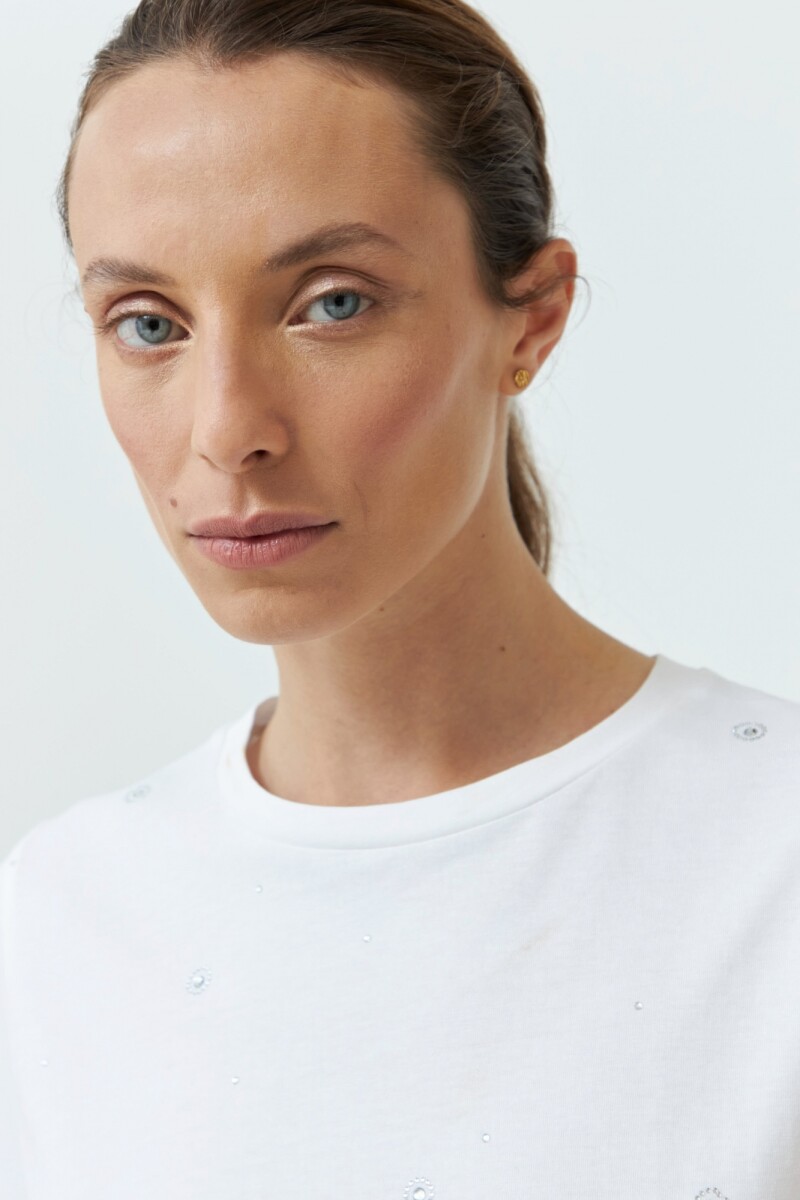 Remera con apliques blanco