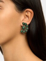 Pendientes Media Flor Con Piedras verde