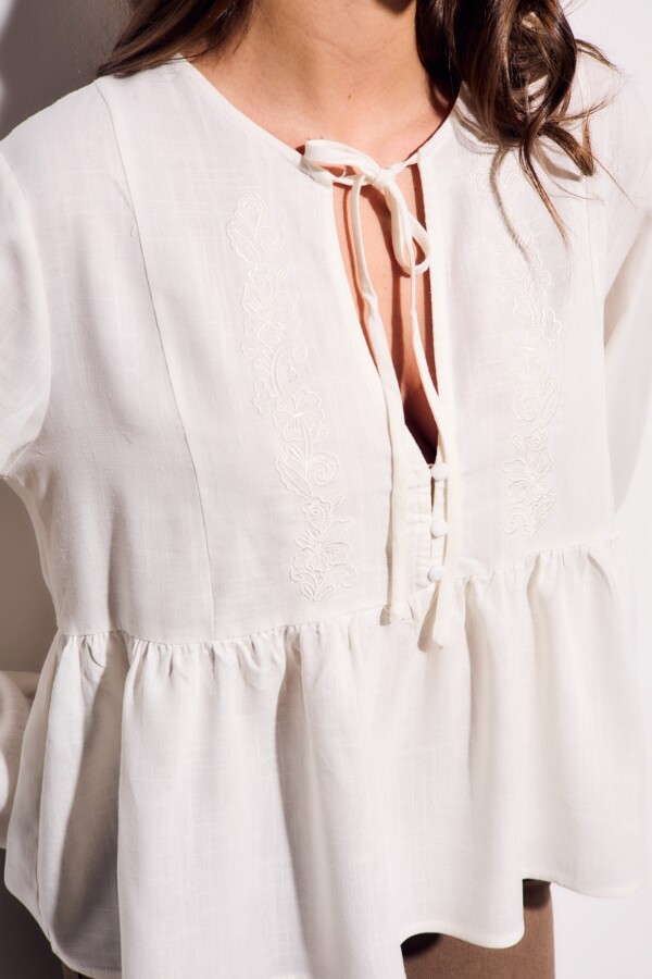 Blusa Viscosa Bordada Nacar