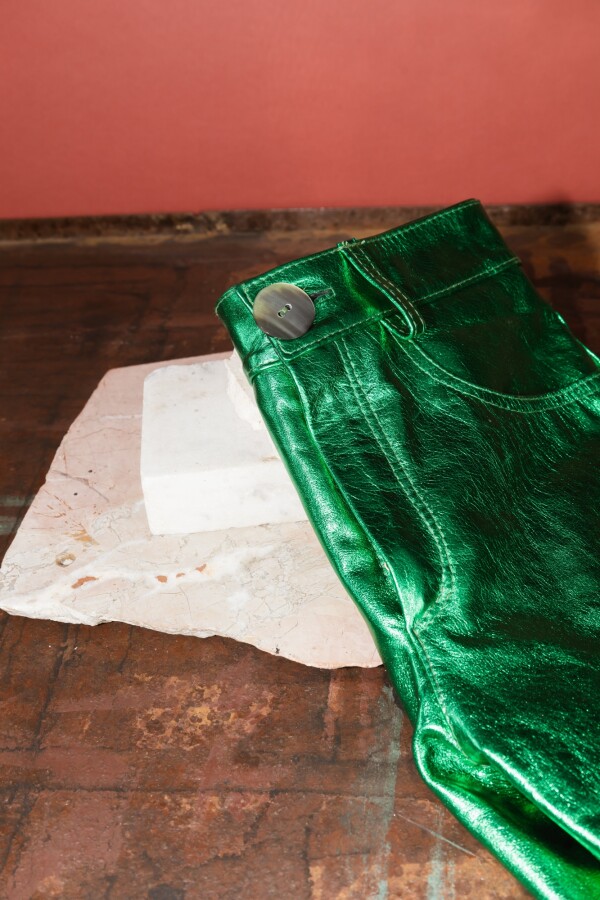 Leather Shorts Galácticos Verde