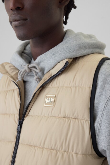 Chaleco Logo Gap Puffer Hombre Perfect Khaki