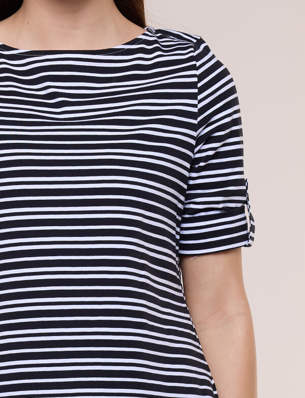 Remera De Algodón Lineas NEGRO