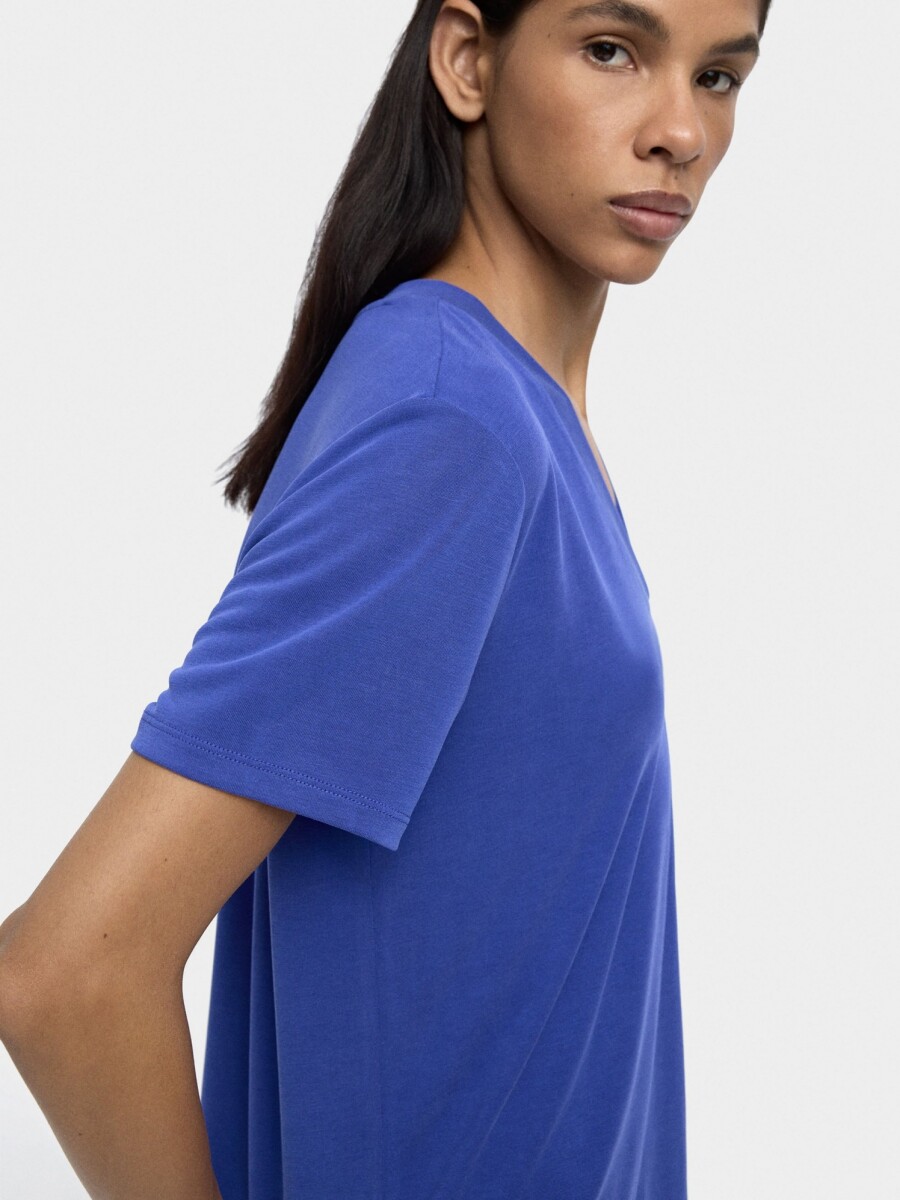 Camiseta Básica Cuello Pico azul