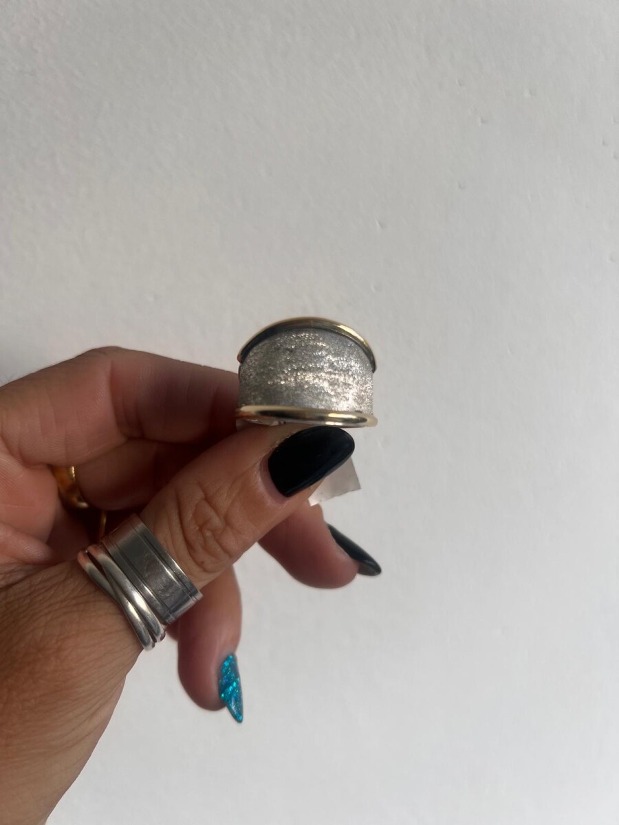 Anillo plata y oro satinado 