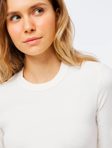 CAMISETA BÁSICA EN TELA ACANALADA BLANCO