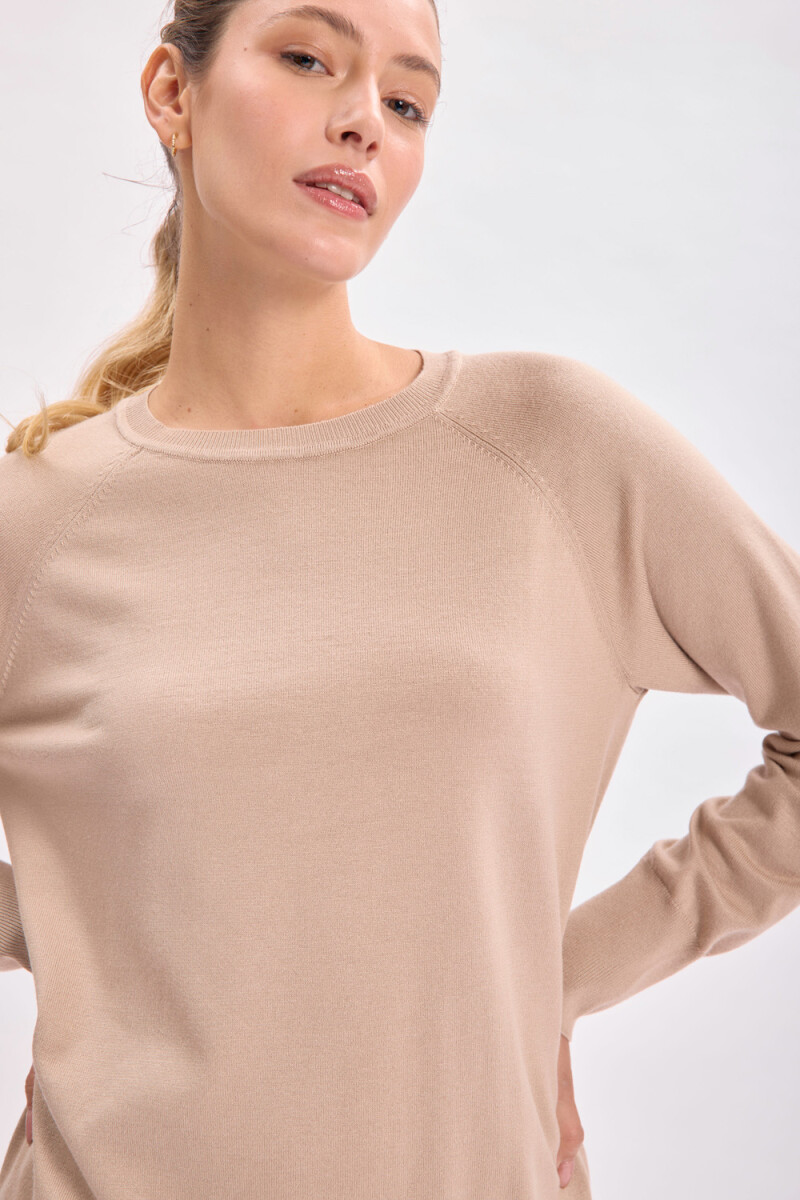 Buzo básico cuello redondo Beige