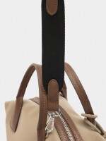 Bolso Tote Textura Suave Con Colgante camel