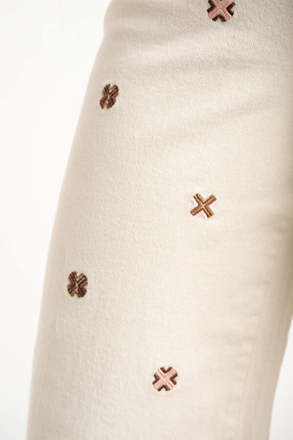 Jean Recto Bordado Off White