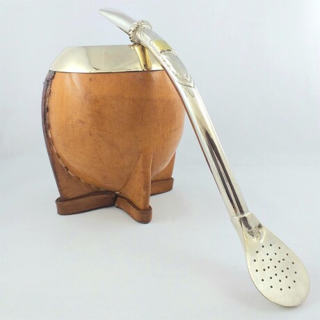 Bombilla de plata y oro amarillo. Bombilla de plata y oro amarillo.