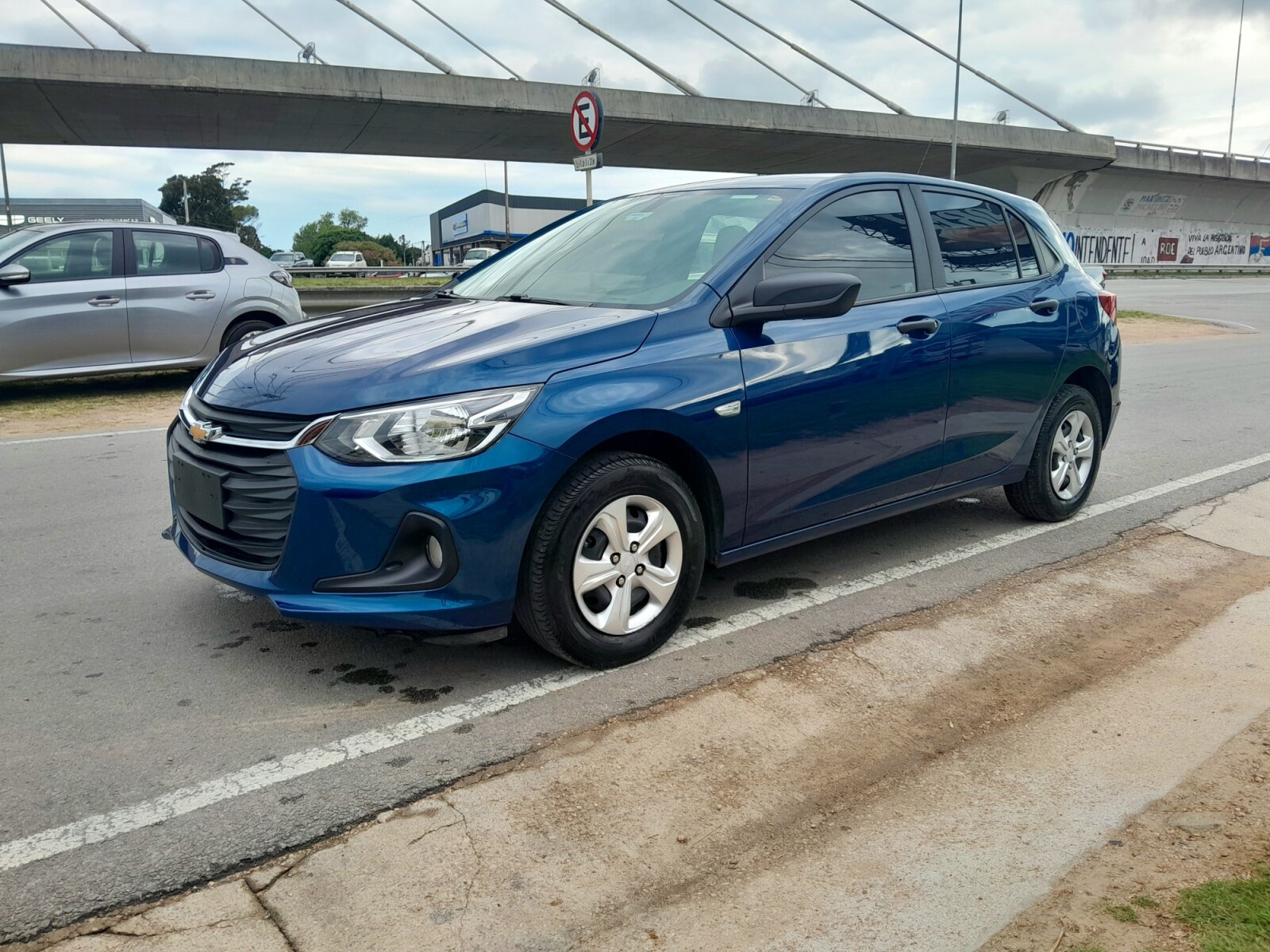 Chevrolet Onix 2024 EXCELENTE ESTADO! | Permuta / Financia 