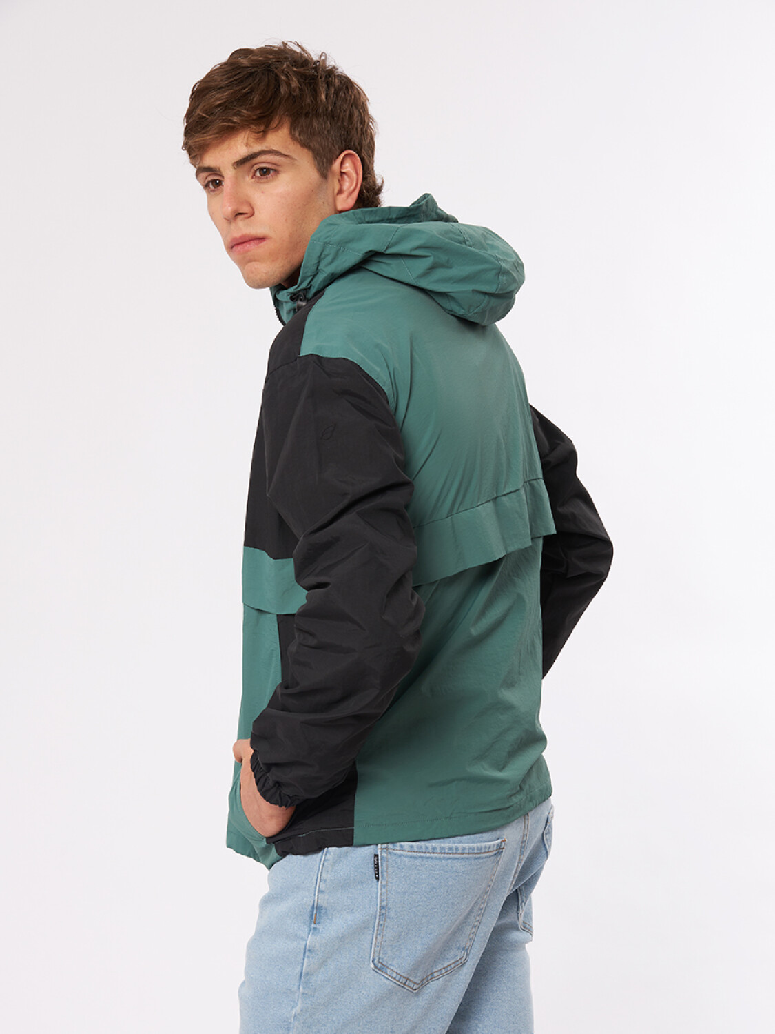 ROMPEVIENTOS CHAD RUSTY - Negro — Rusty