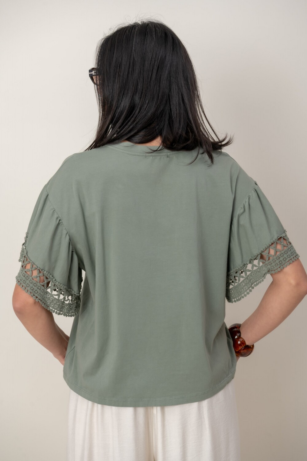 REMERA DHARA Verde Seco