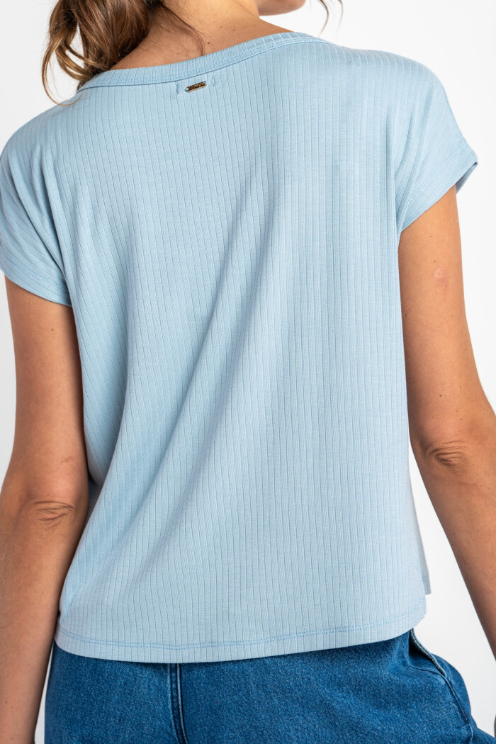 Remera Celeste