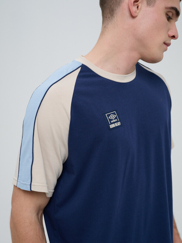 REMERA BORN Umbro Hombre 017