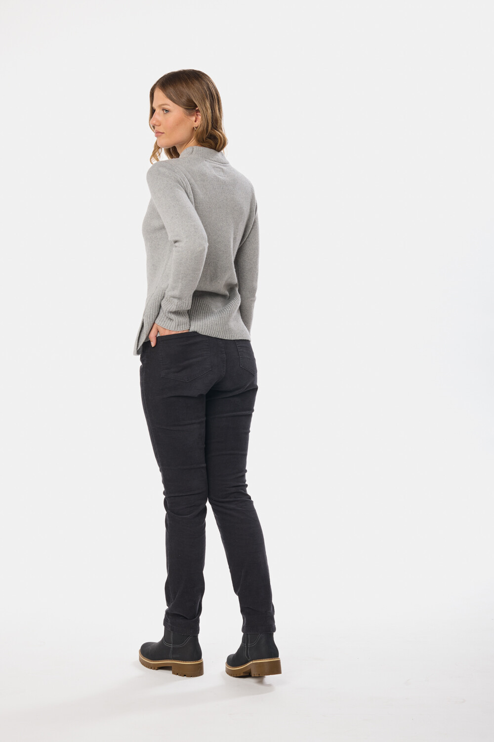 PANTALON DE PANA CON SPANDEX Gris