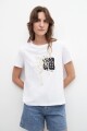 Remera con estampa abstracta blanco