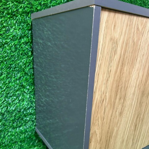 [OUTLET] Rack TV Luka 120 cm Grafito con Puertas Miel – Hasta 50” con Patas y 2 Nichos [SOLO RETIRO] [OUTLET] Rack TV Luka 120 cm Grafito con Puertas Miel – Hasta 50” con Patas y 2 Nichos [SOLO RETIRO]