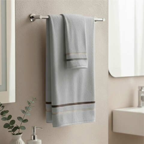 Toalla de Baño 100% Algodón 360g - 70 x 130 cm - Gris Toalla de Baño 100% Algodón 360g - 70 x 130 cm - Gris
