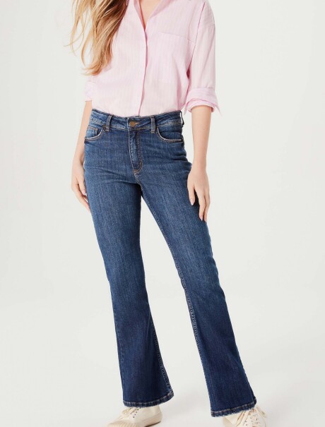 PANTALÓN DE JEAN MODELO PETIT FLARE AZUL