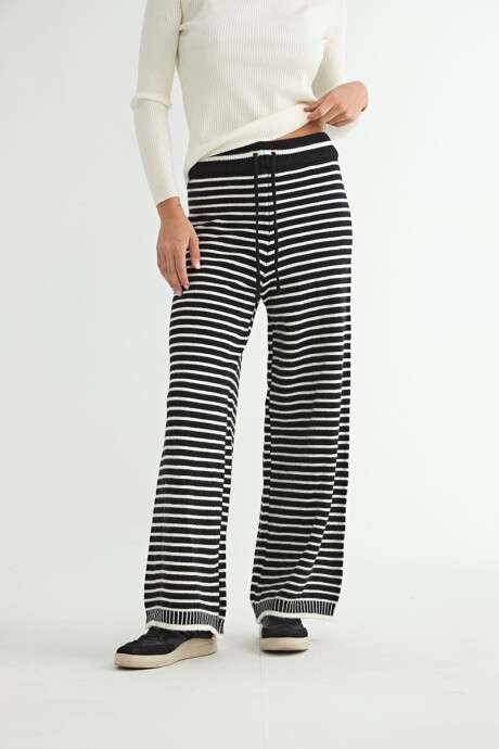PANTALÓN CELTIS NEGRO