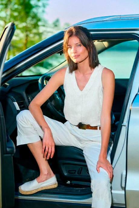 Musculosa Milán Blanca con Espalda de Broderie