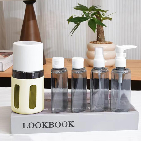 Set de 4 frasquitos con estuche rígido para viaje Beige