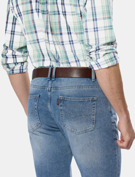 PANTALÓN DE JEAN CLÁSICO Azul claro