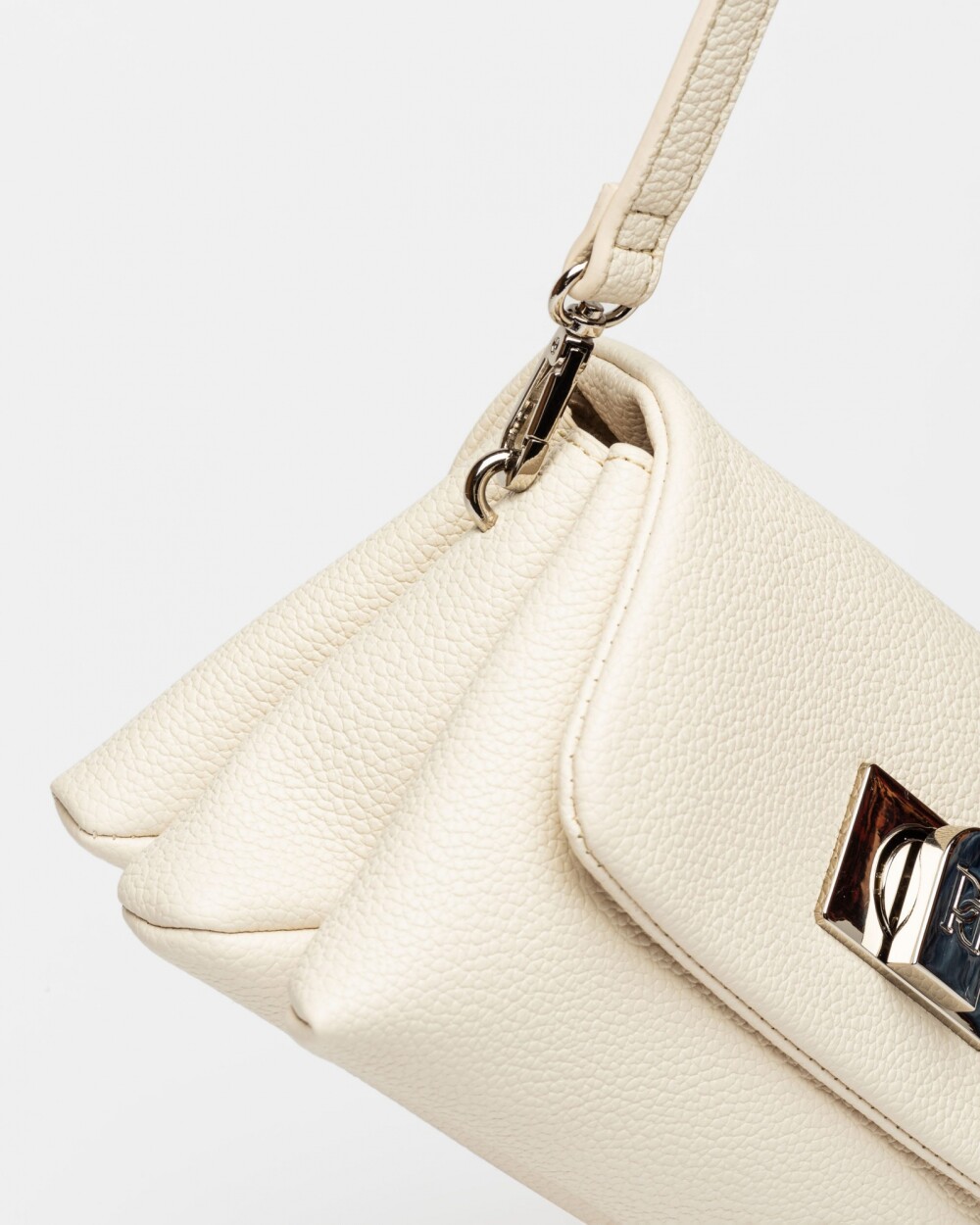 Mini bag Leisure en efecto cuero graneado Natural