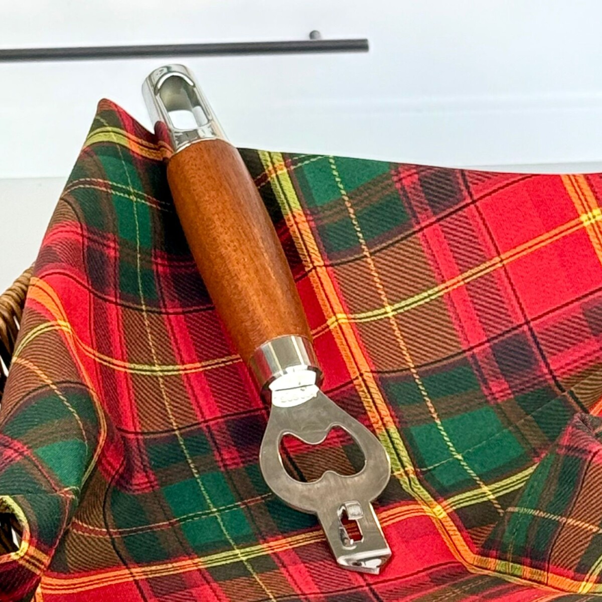 Destapador de Botellas de Acero Inoxidable con Mango de Madera 19.5cm 