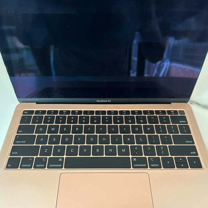 MacBook Air 13" 2018 - 8GB RAM 256GB SSD MacBook Air 13" 2018 - 8GB RAM 256GB SSD