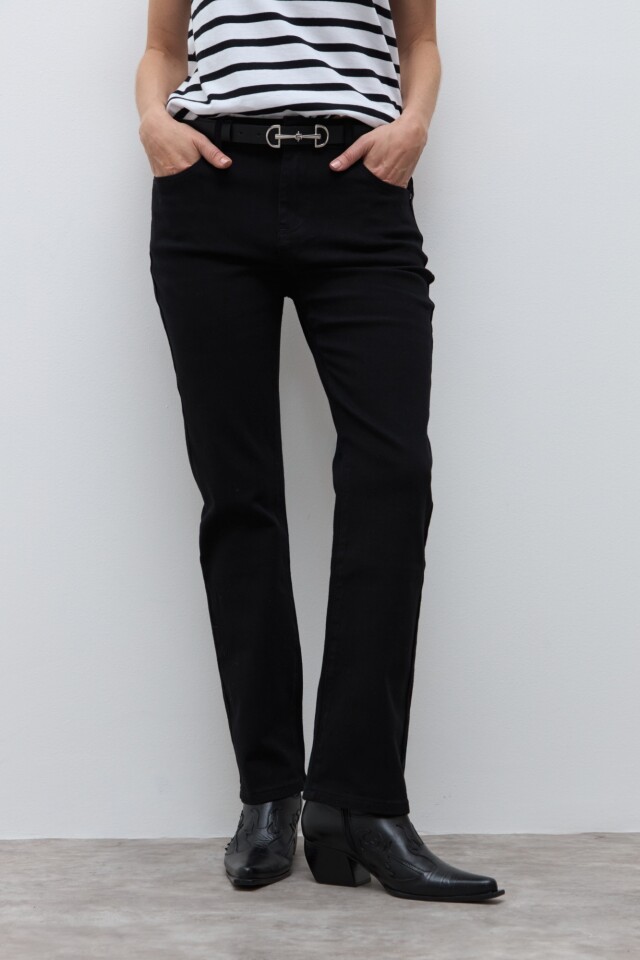 Pantalón recto Amy negro
