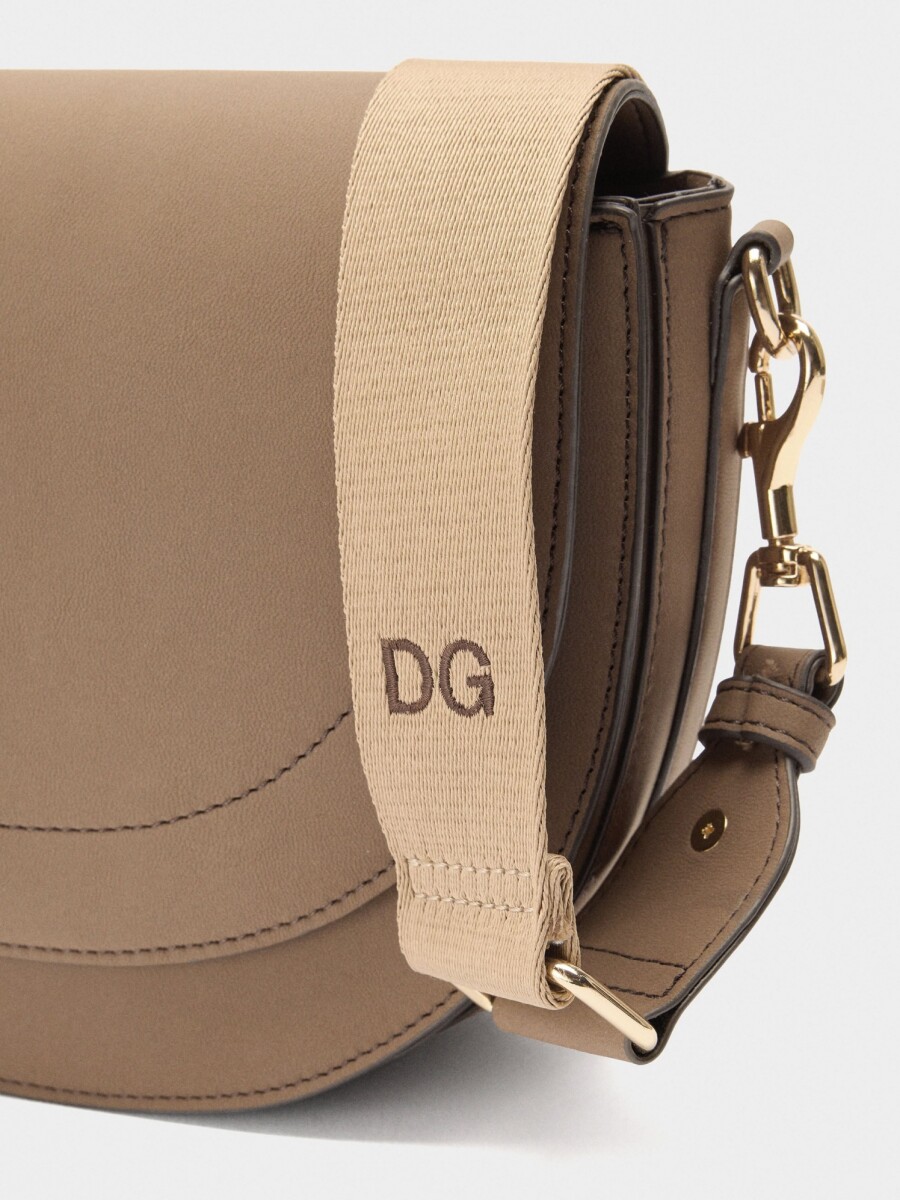 Bolso Bandolera Ovalado Con Solapa camel