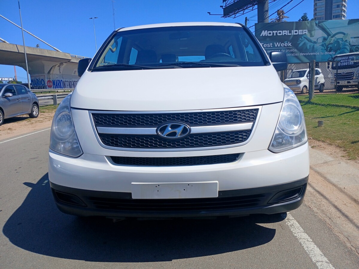 Hyundai H-1 Minibus 2.4 12 Pasajeros Extra Full Hyundai H-1 Minibus 2.4 12 Pasajeros Extra Full