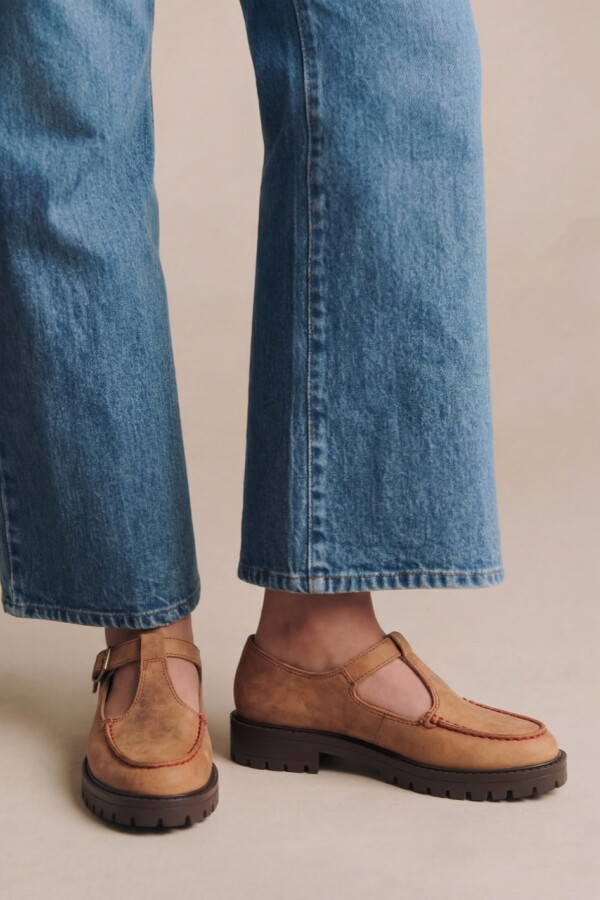 Zapato Guillermina Cuero Camel