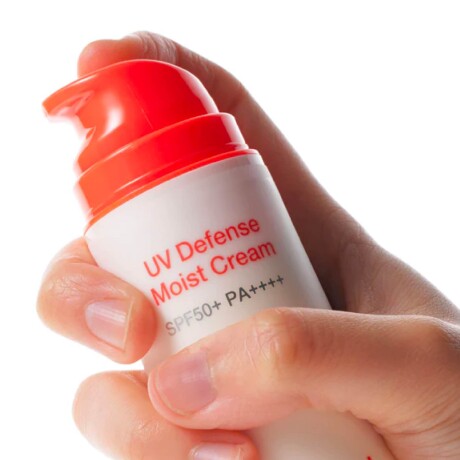 Protector solar con crema hidratante UV Defense Moist Cream SPF50+ Protector solar con crema hidratante UV Defense Moist Cream SPF50+