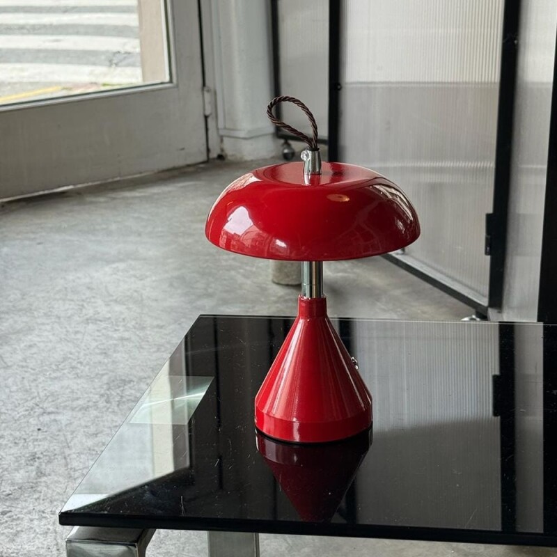 Lámpara de mesa viajera inalámbrica roja Rojo