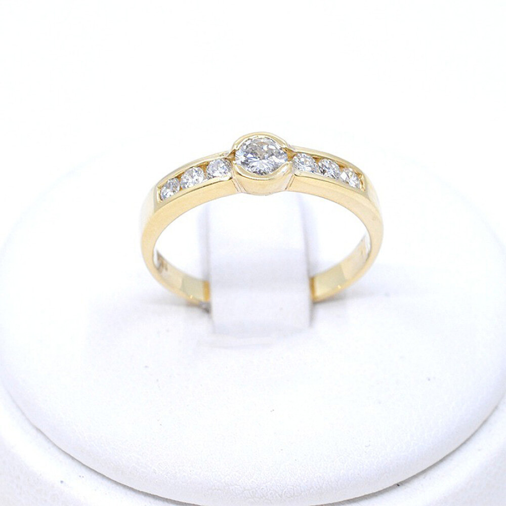 Anillo En Oro 18K Y Brillantes Anillo En Oro 18K Y Brillantes