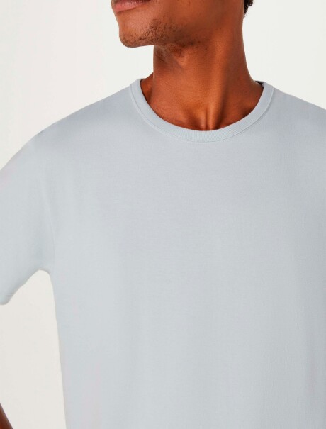 CAMISETA MANGA CORTA SLIM CELESTE