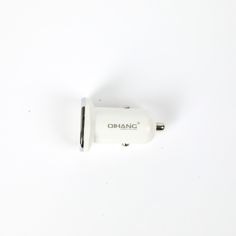 Cargador celular rapido 2.4A para auto 12v con cable 2 USB tipo C 1 metro Cargador celular rapido 2.4A para auto 12v con cable 2 USB tipo C 1 metro