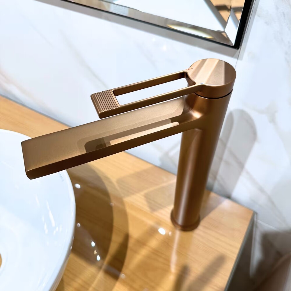 Grifería de lavatorio Monocomando de mesada Alto Elar Bronce cepillado Grifería De Lavatorio Monocomando De Mesada Alto Elar Bronce Cepillado