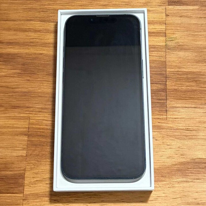 iPhone 13 128GB - Midnight iPhone 13 128GB - Midnight