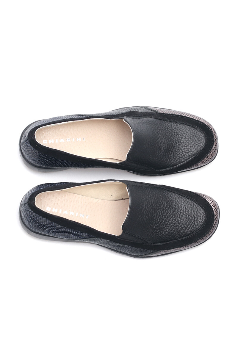 Zapato Bajo con Elástico a los Lados Cuero Combinado Negro