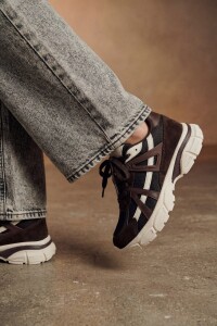 Zapatilla Combinada Chocolate