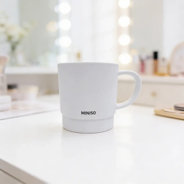 Taza plástica gris