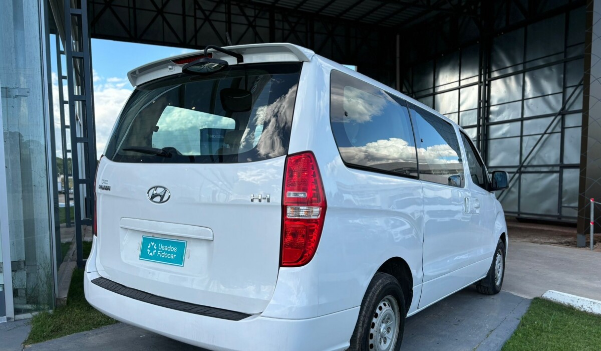 H1 12Plz Minibus Diesel - 2018 ( 9Plz COLOCADOS ) H1 12Plz Minibus Diesel - 2018 ( 9Plz COLOCADOS )